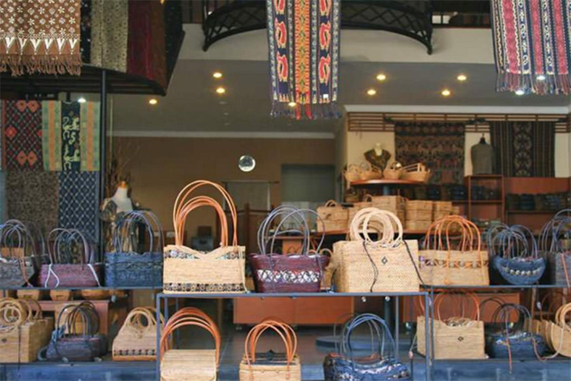 Merta Nadi Art Market