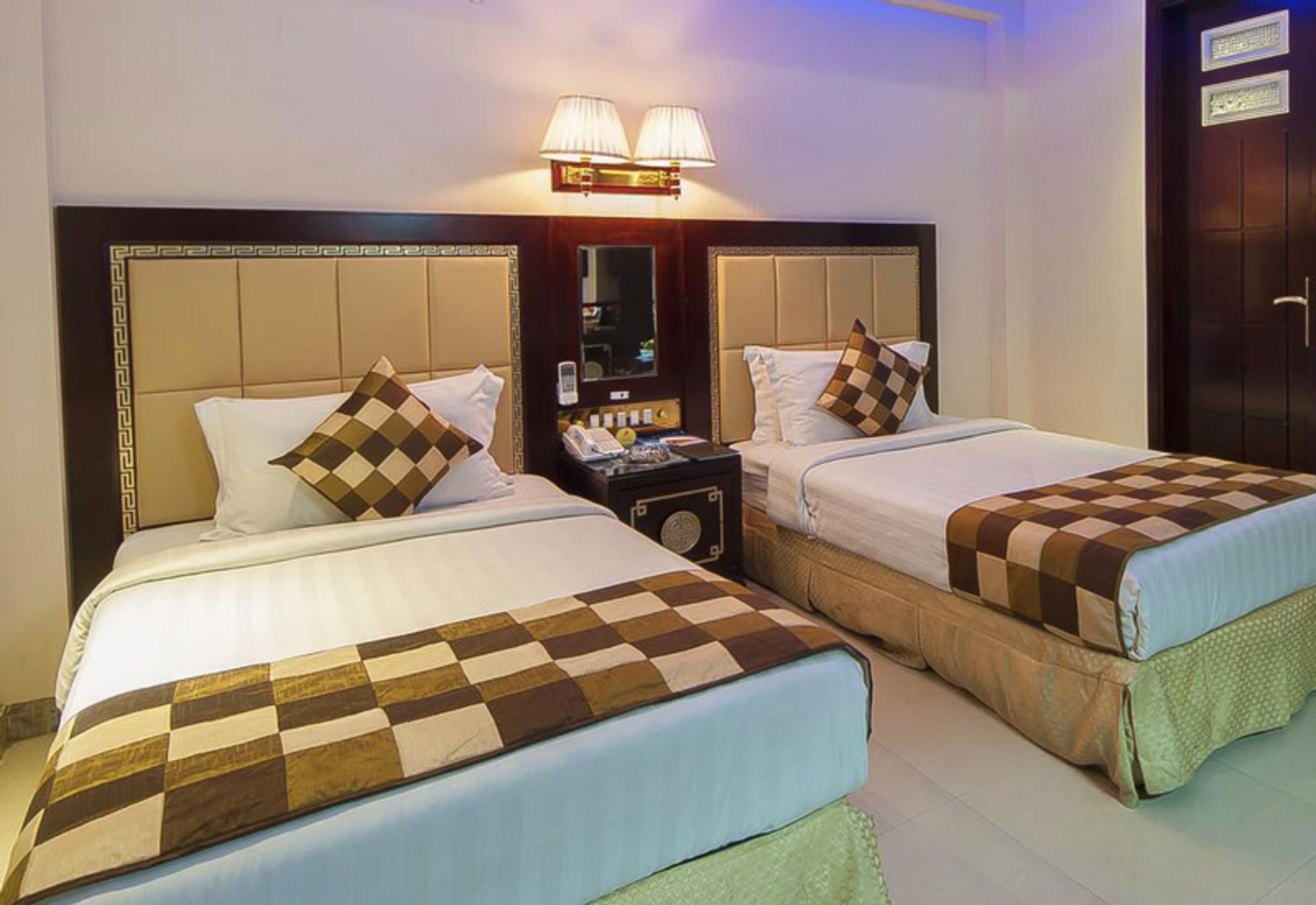 هتل اینترسیتی (Hotel Intercity)