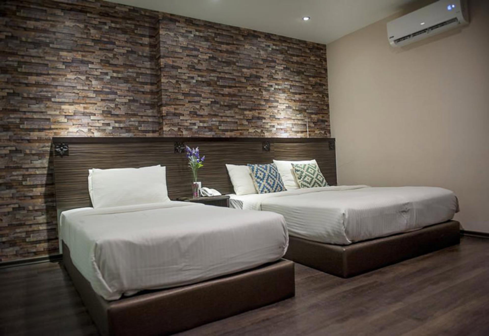 هتل اتون (Eton Hotel)