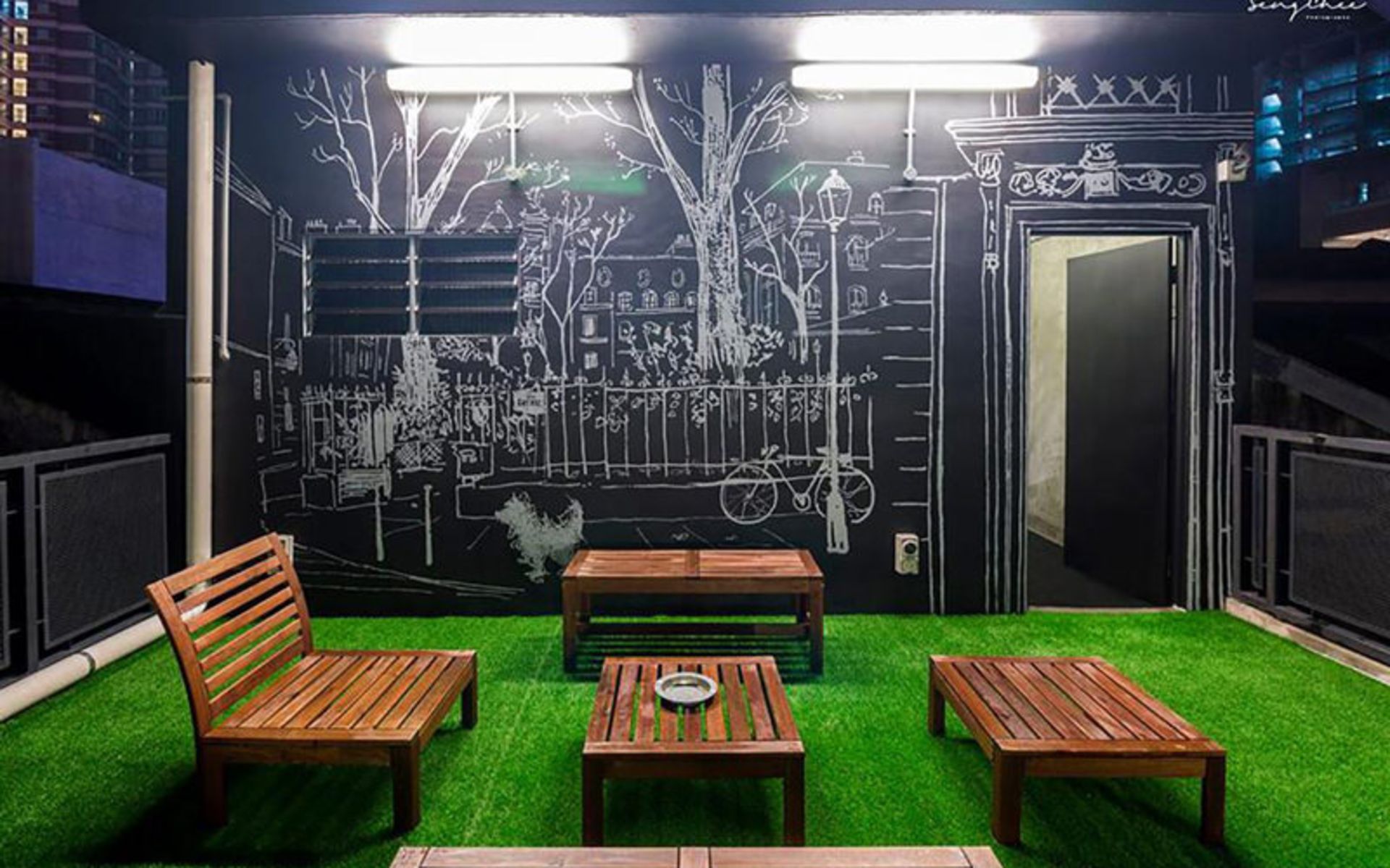 هاستل پیپر پلین (Paper Plane Hostel)
