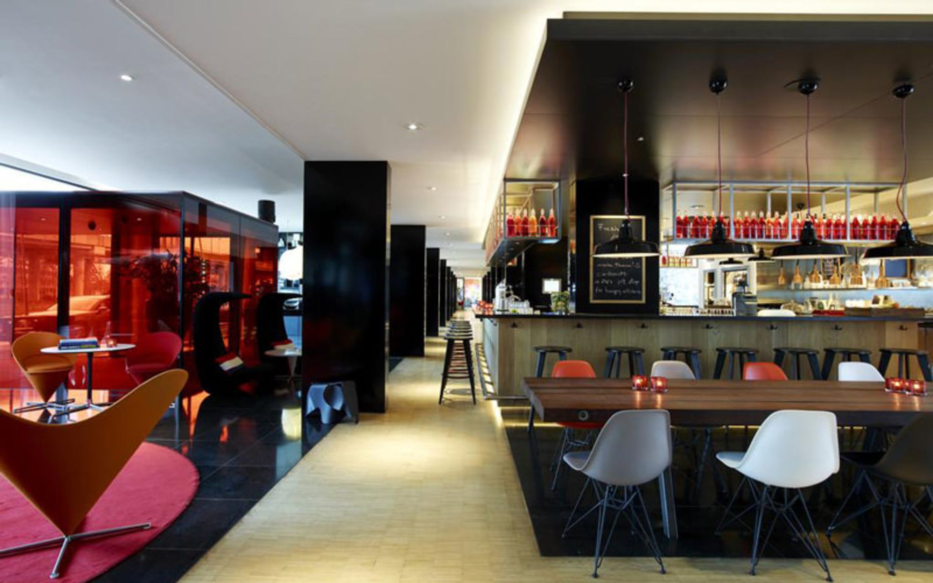 هتل سیتیزن ام اسخیپول (citizenM Schiphol Airport)