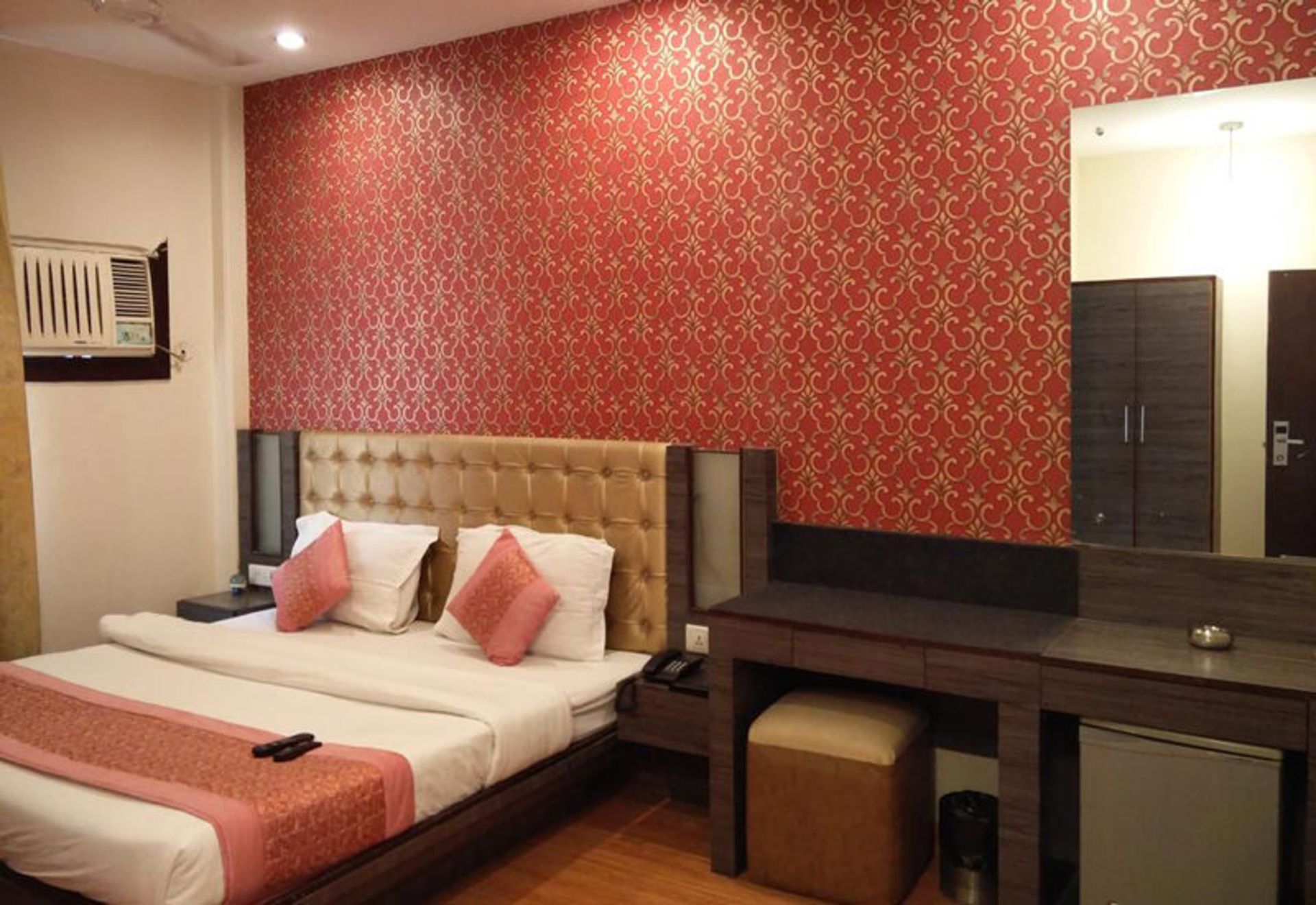 هتل روپام (Rupam Hotel)