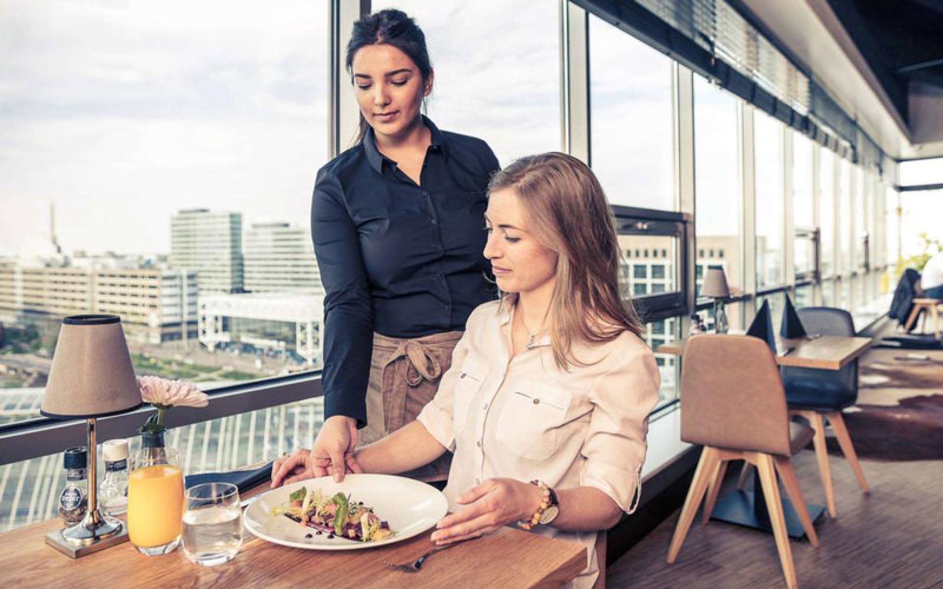 هتل مرکور آمستردام اسلوتردیک استیشن (Mercure Amsterdam Sloterdijk Station)
