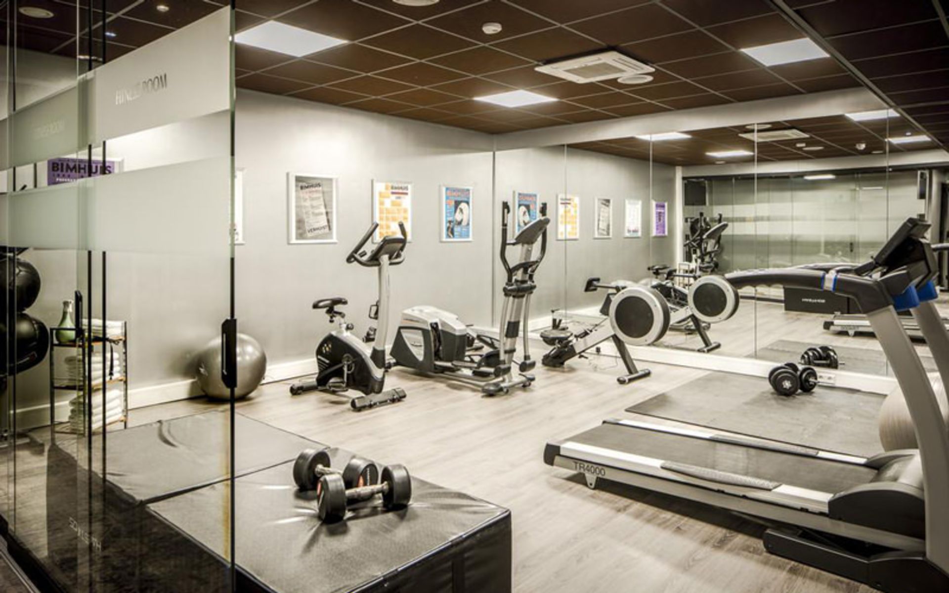 هتل لاکچری سوئیتز آمستردام (Luxury Suites Amsterdam)