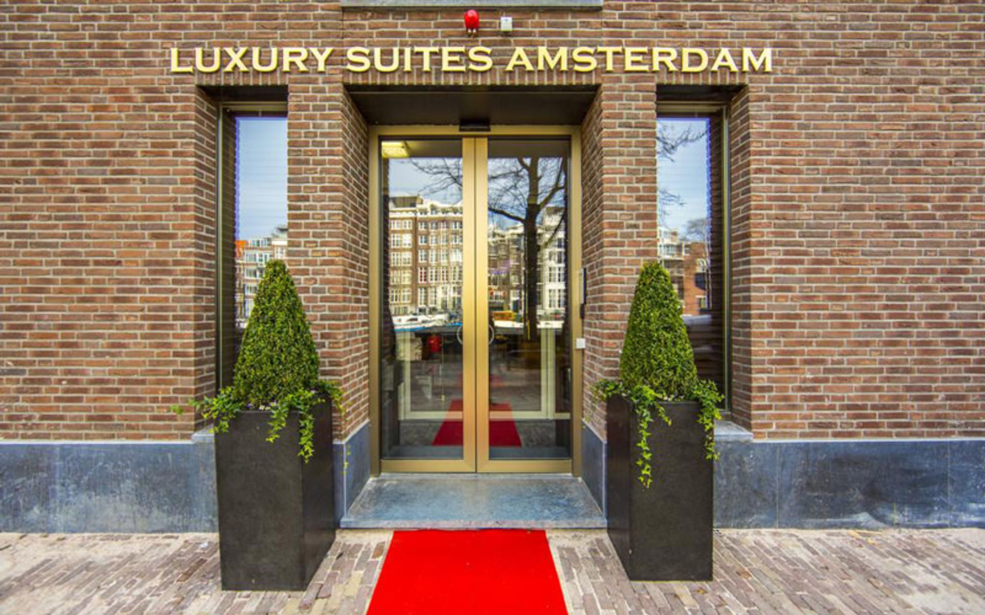 هتل لاکچری سوئیتز آمستردام (Luxury Suites Amsterdam)