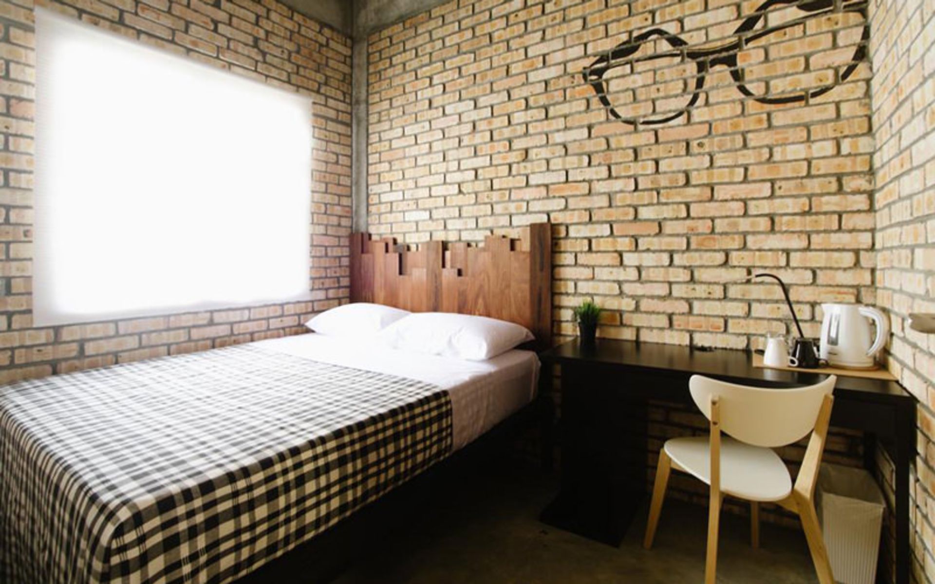 هاستل پیپر پلین (Paper Plane Hostel)
