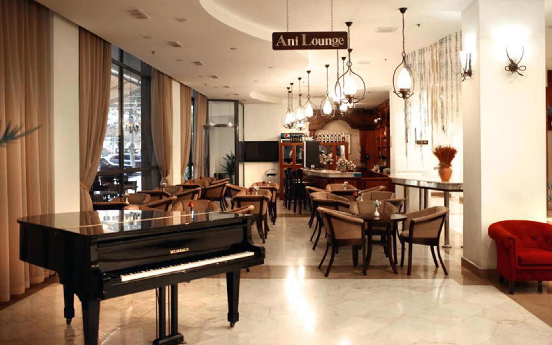 هتل آنی پلازا (Ani Plaza Hotel)