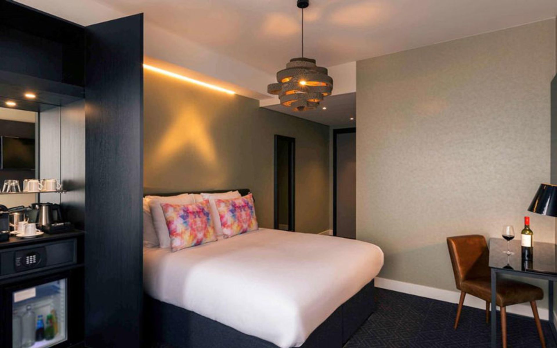 هتل مرکور آمستردام اسلوتردیک استیشن (Mercure Amsterdam Sloterdijk Station)