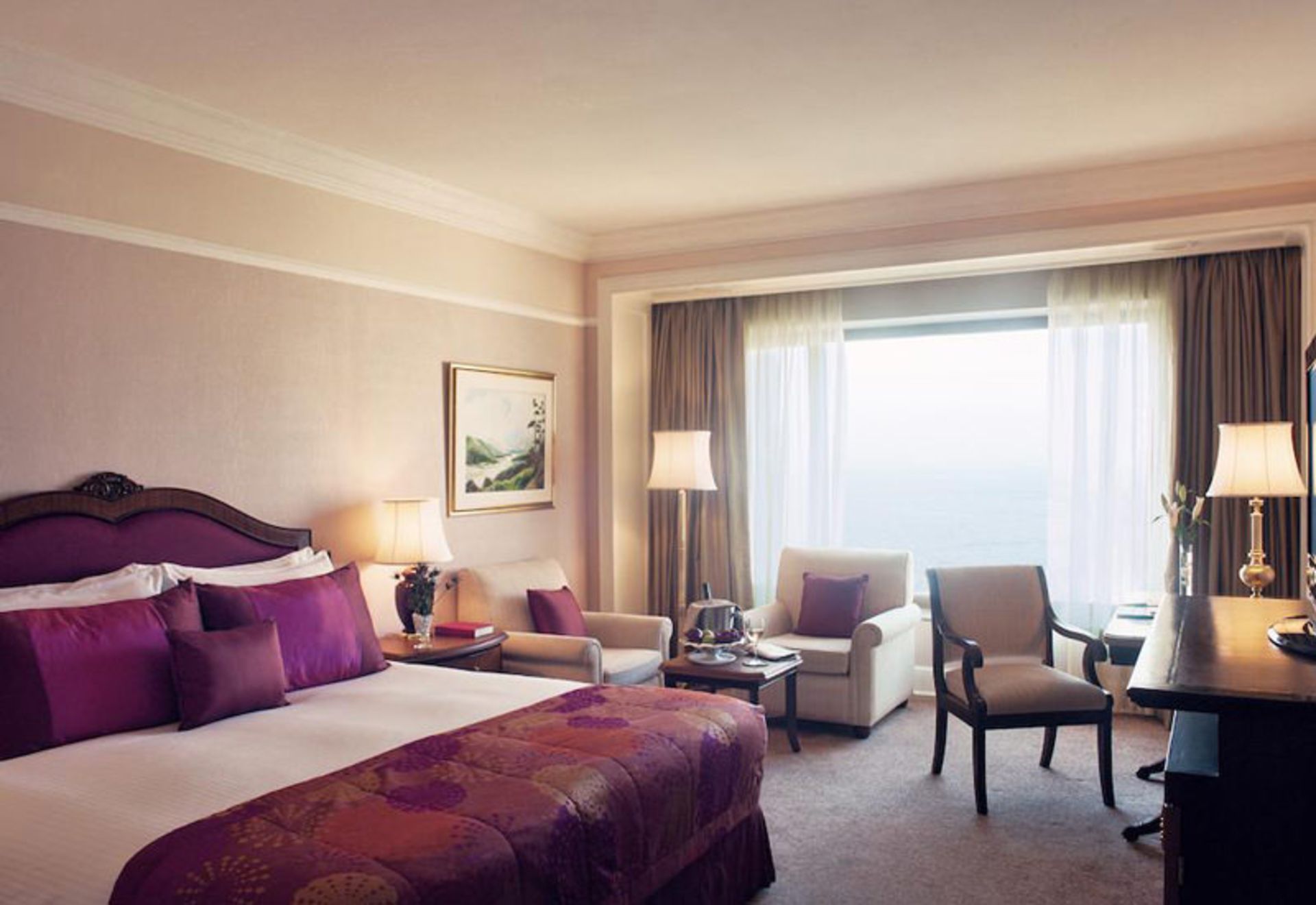 هتل تاج لندز اند (Taj Lands End)