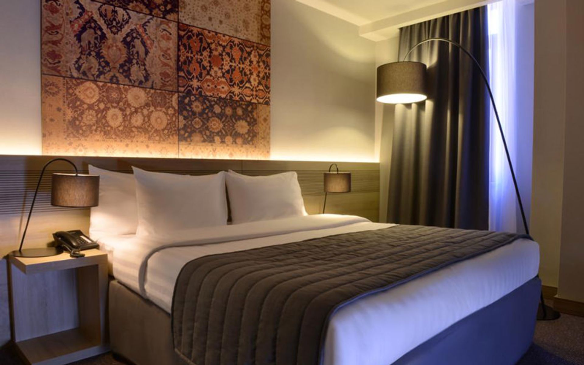 هتل ریپابلیکا ایروان (Republica Hotel Yerevan)