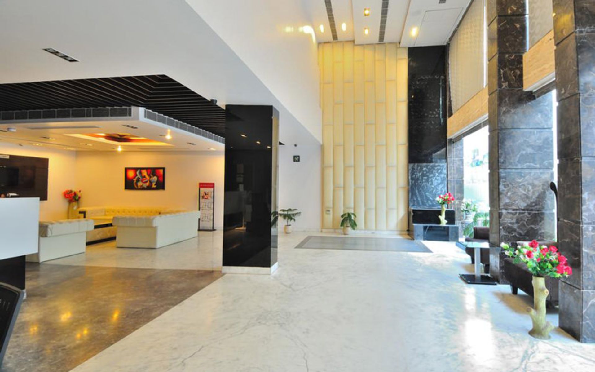 هتل الگانس (Hotel Elegance)