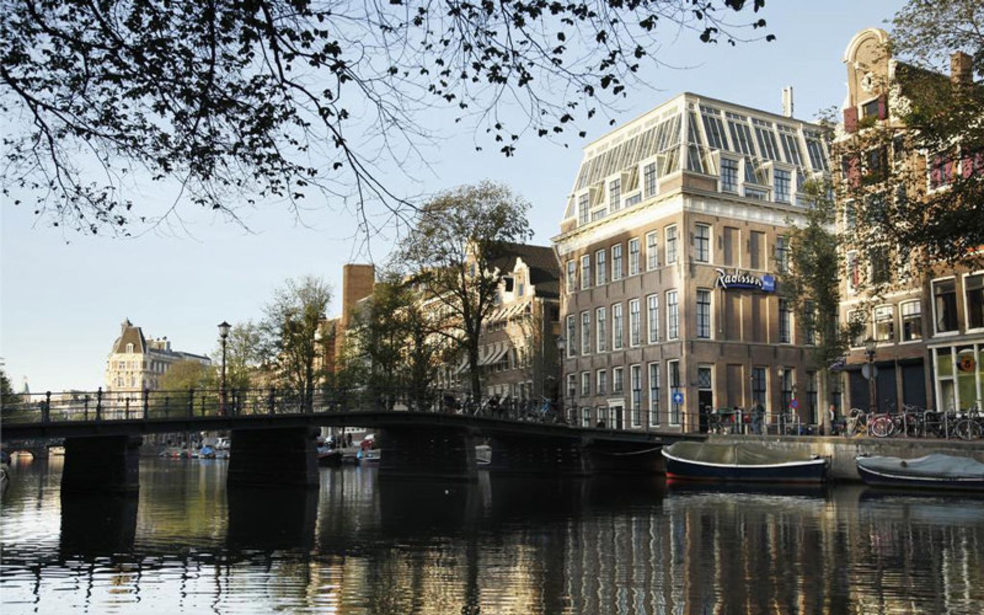 هتل رادیسون بلو آمستردام (Radisson Blu Hotel, Amsterdam)