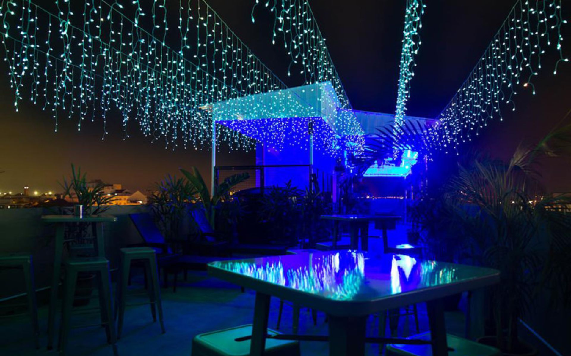 هتل آپولو این (Apollo Inn)
