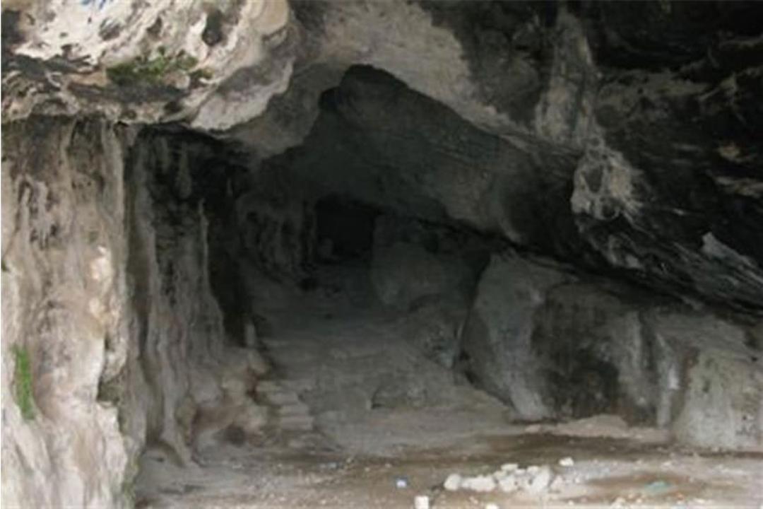 غار قمری
