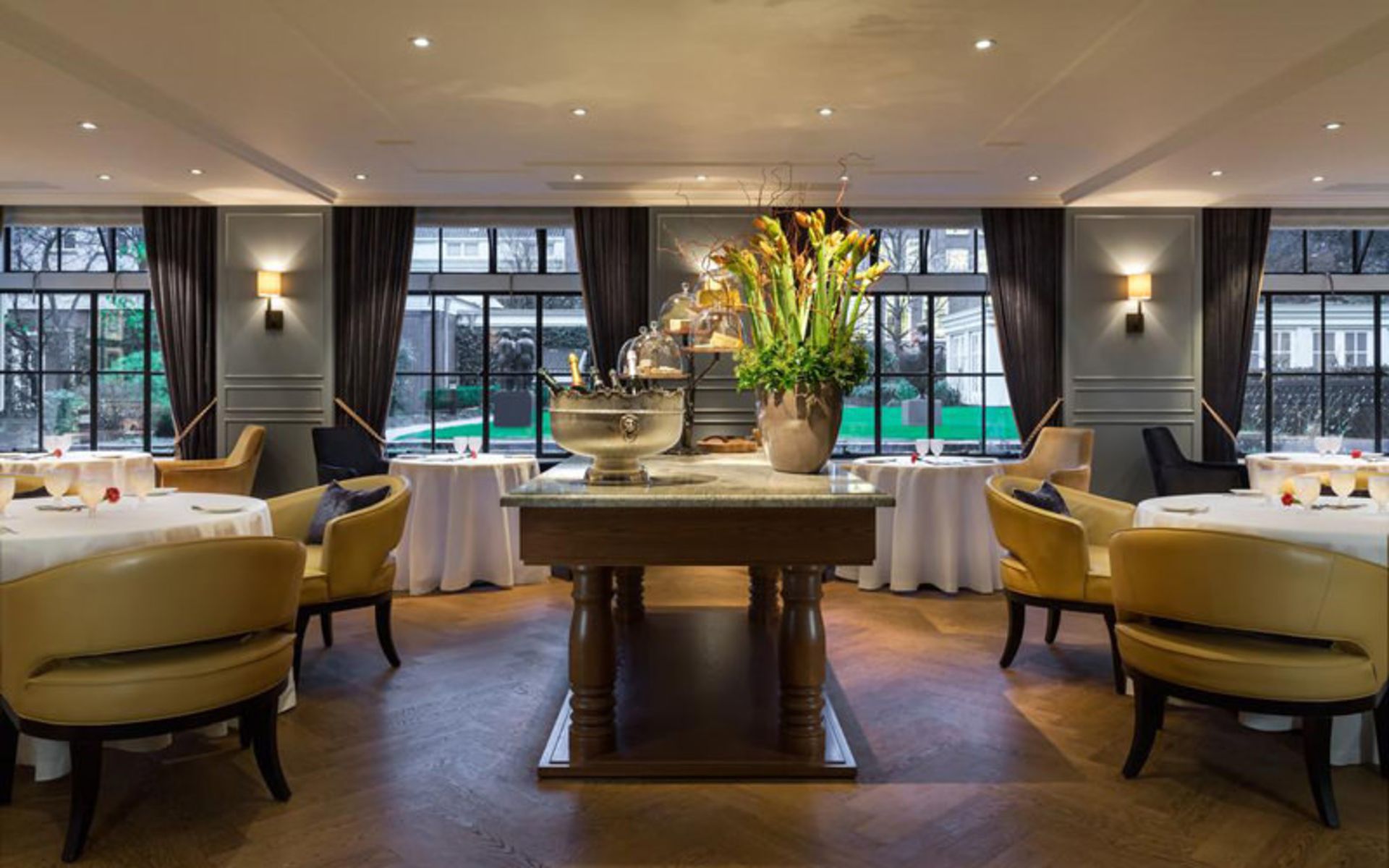 هتل والدورف آستوریا آمستردام (Waldorf Astoria Amsterdam)