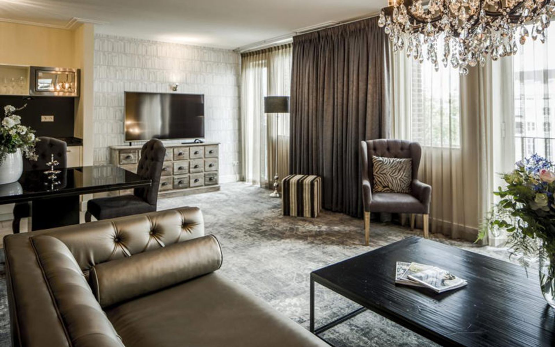 هتل لاکچری سوئیتز آمستردام (Luxury Suites Amsterdam)