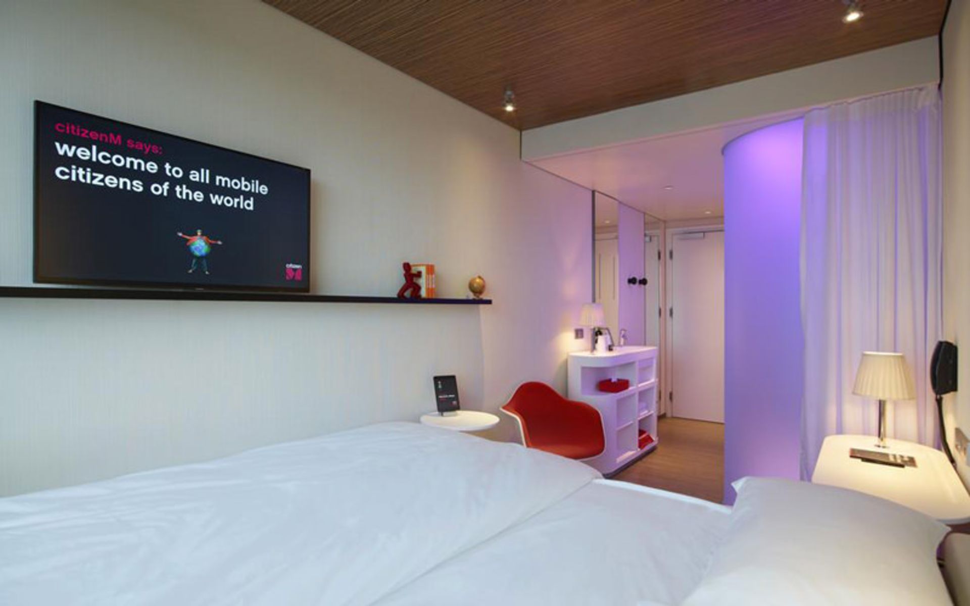 هتل سیتیزن ام اسخیپول (citizenM Schiphol Airport)