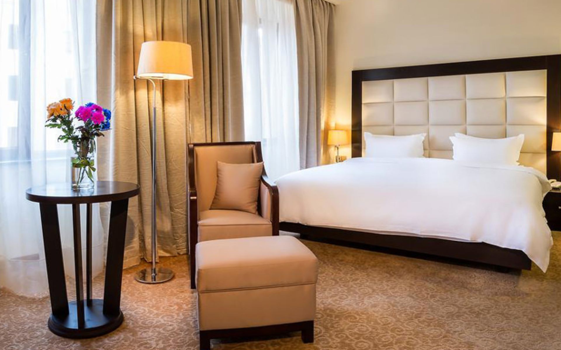 هتل پاریس ایروان (Paris Hotel Yerevan)
