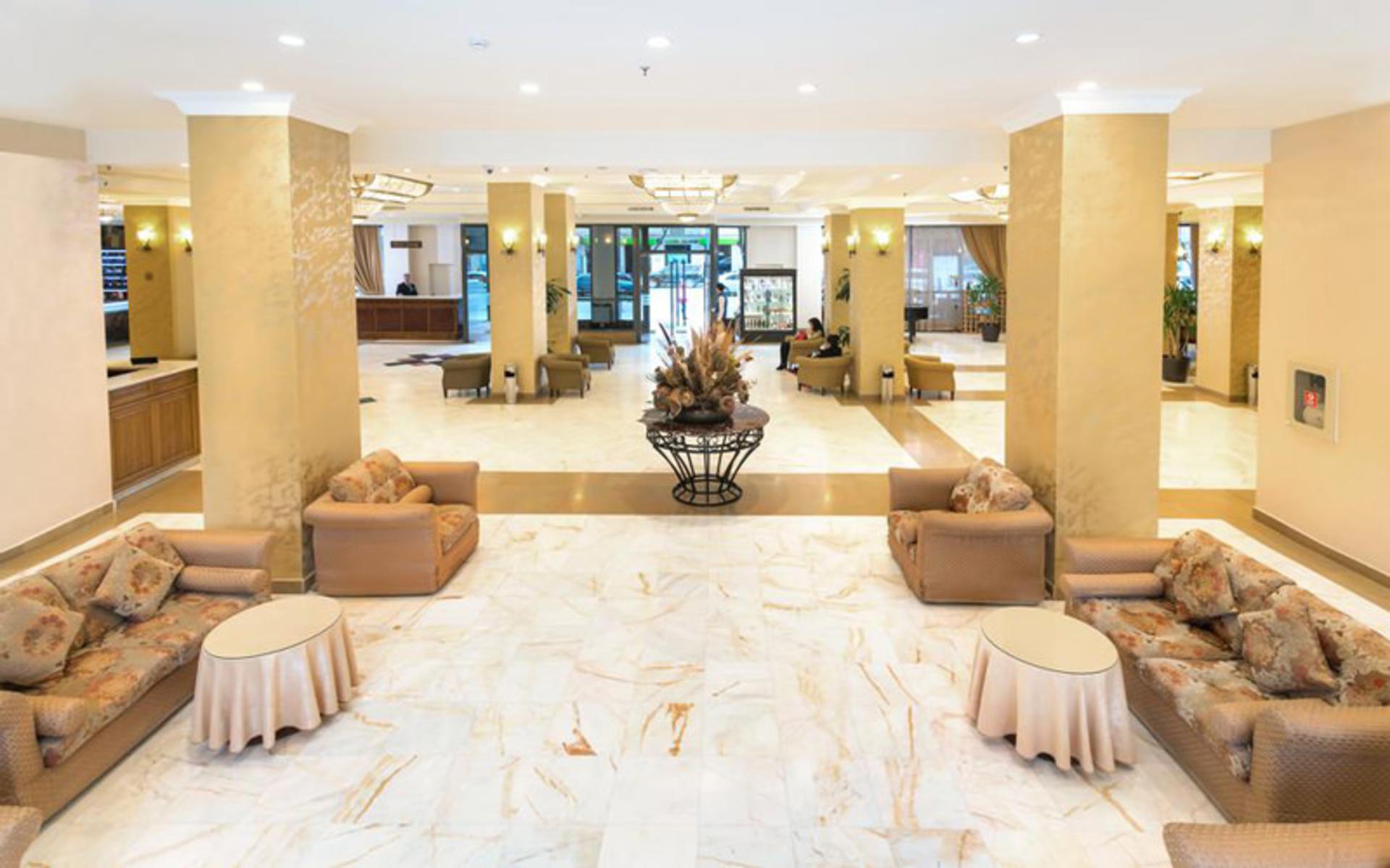 هتل آنی پلازا (Ani Plaza Hotel)