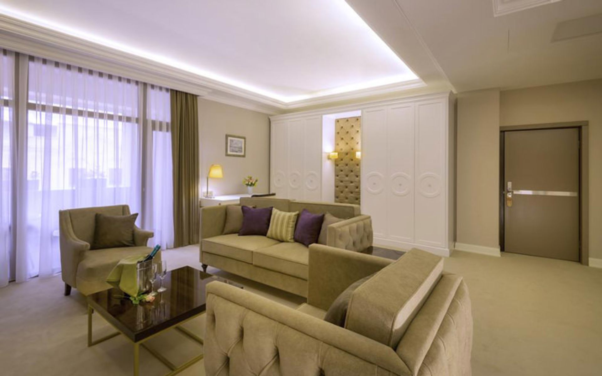 هتل پاریس ایروان (Paris Hotel Yerevan)