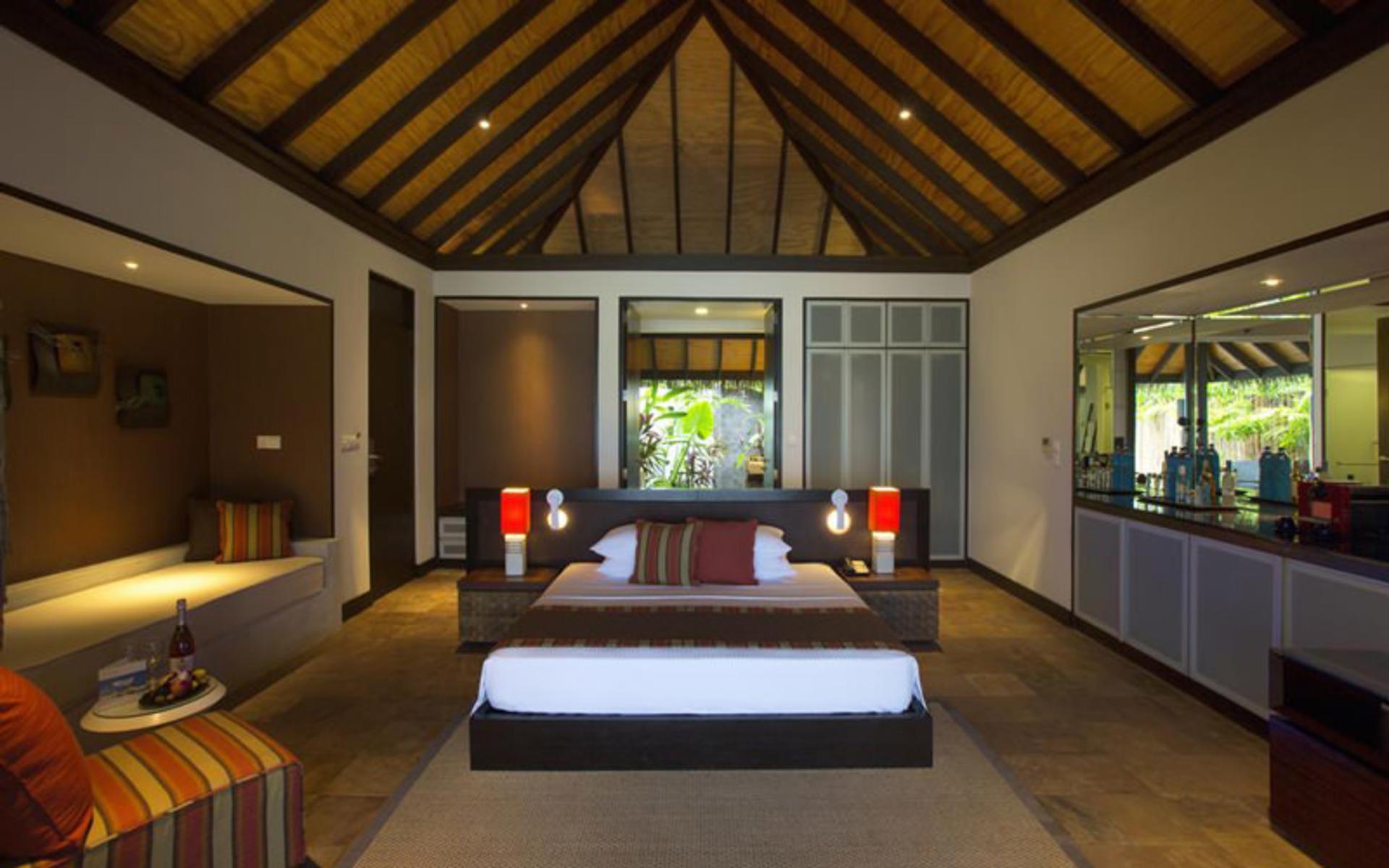 هتل وِلاسارو مالدیوز (Velassaru Maldives)