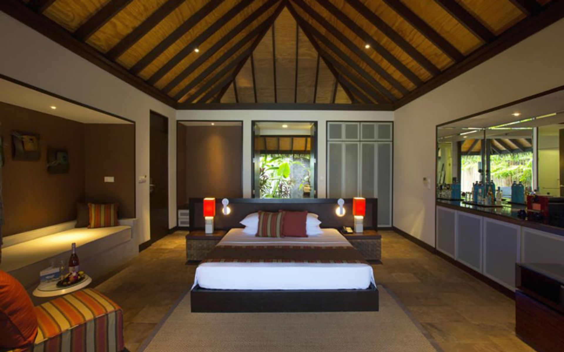 هتل وِلاسارو مالدیوز (Velassaru Maldives)