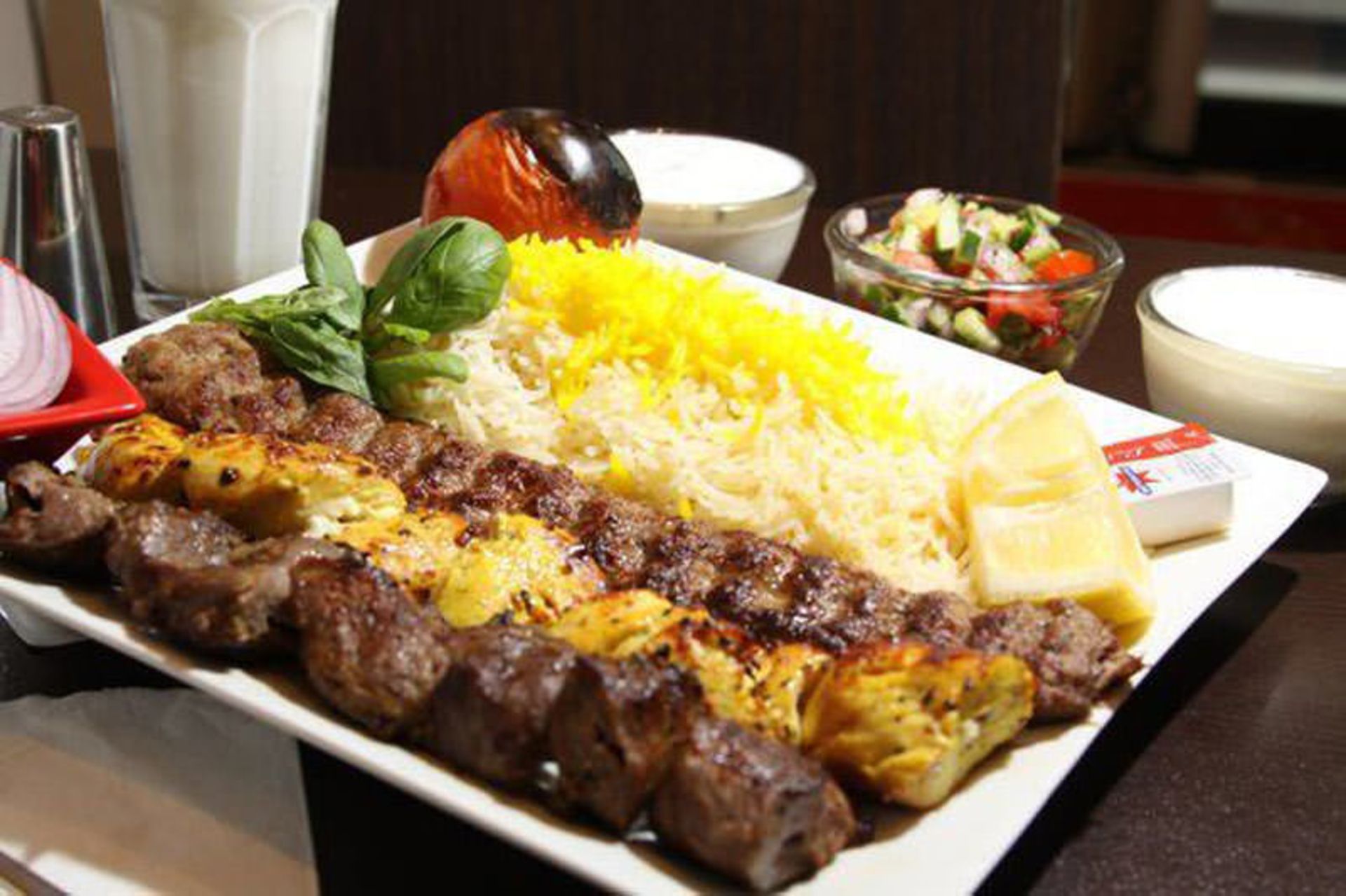 رستوران چهارفصل طبس