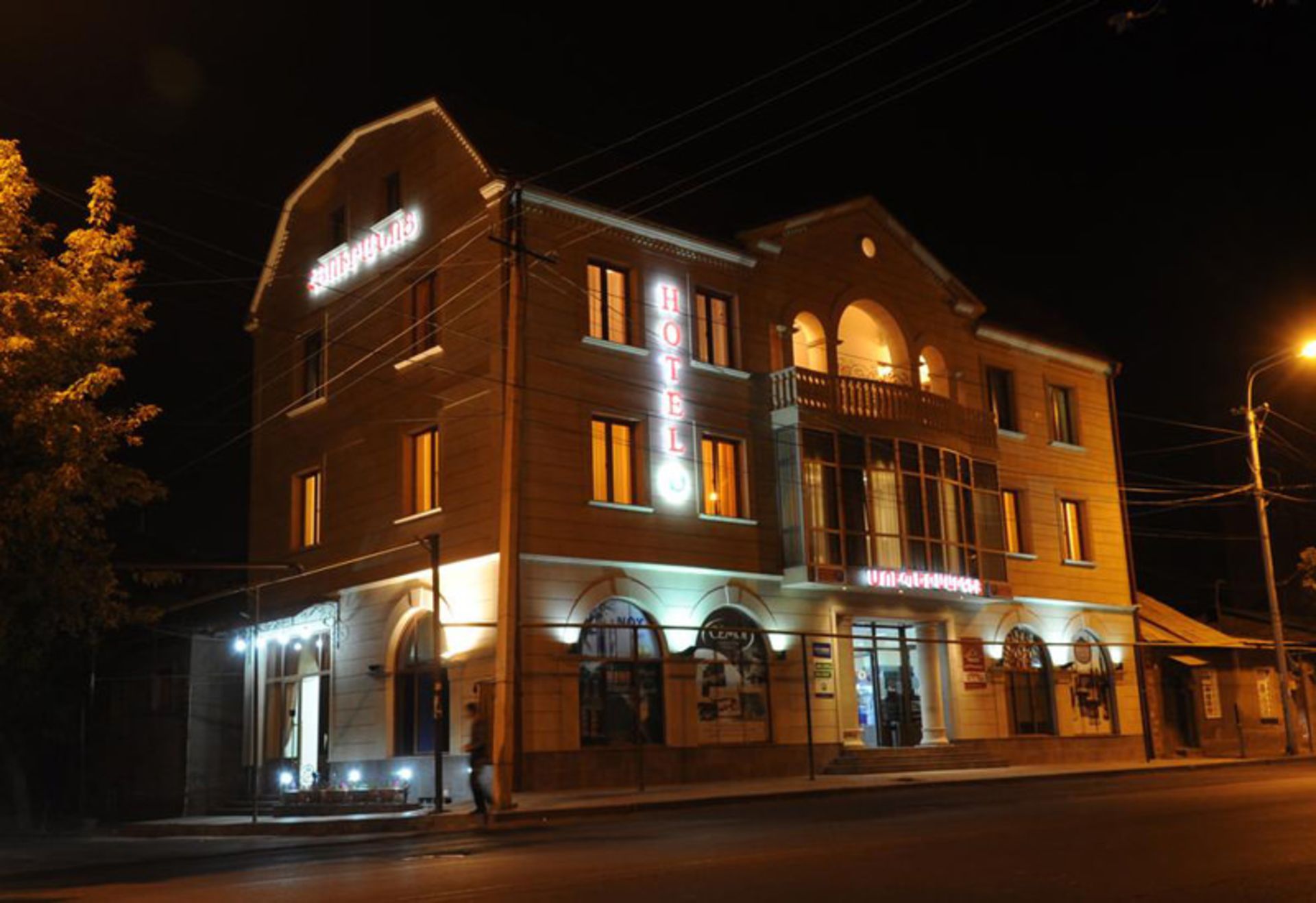 هتل اس‌ دی دیوید (SD David Hotel)