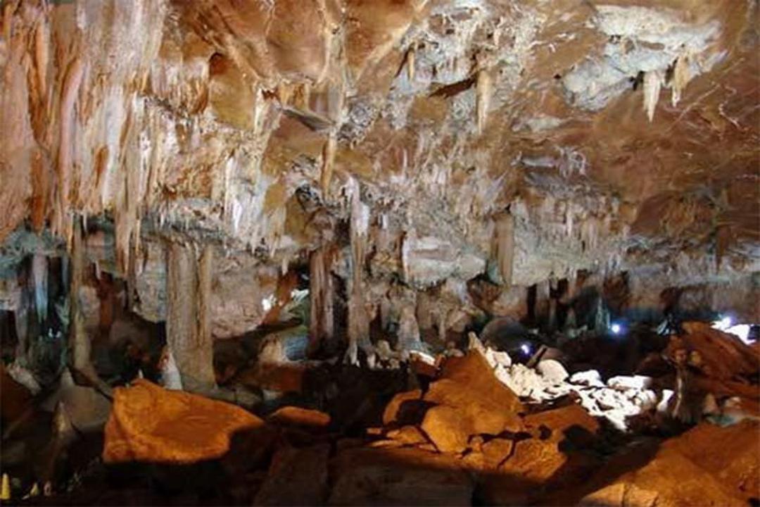 غار تاریخی حاجی کندی