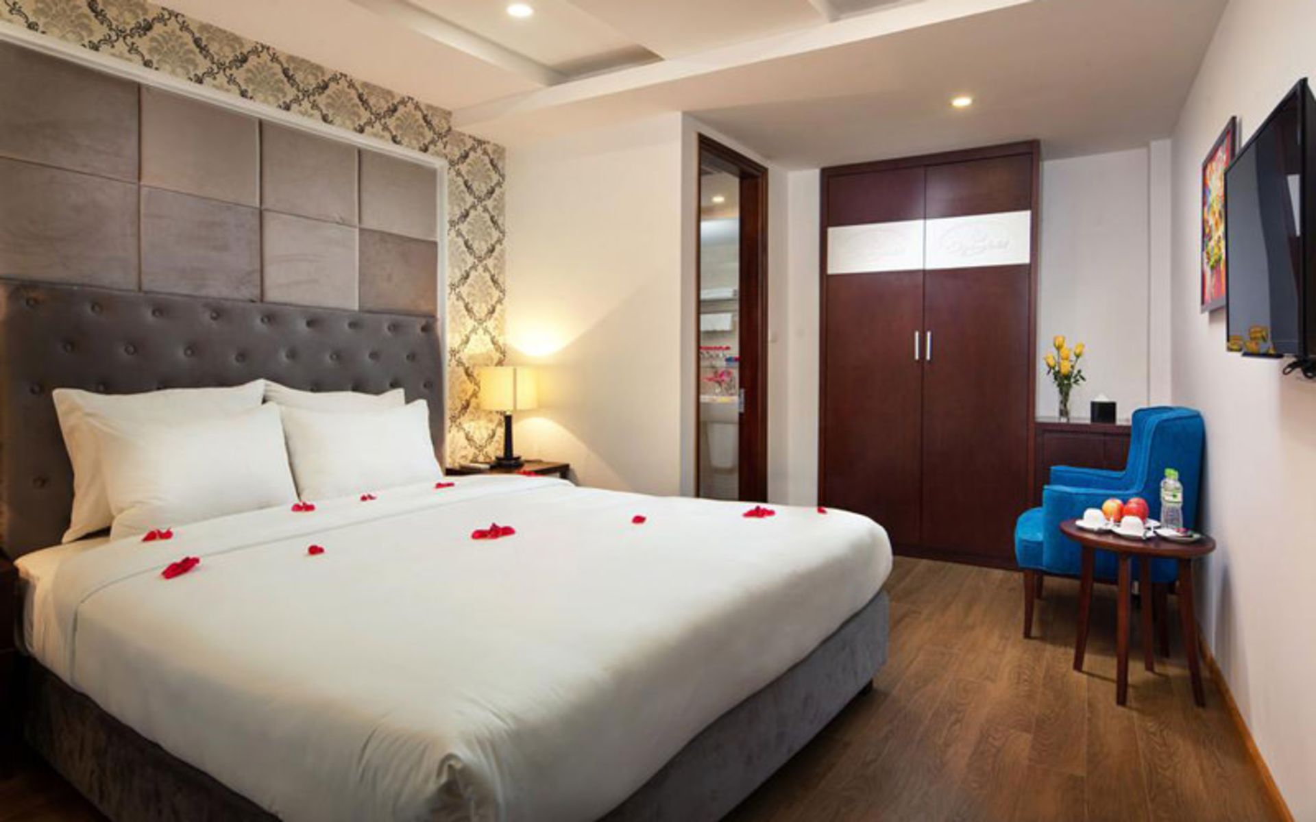 هتل اسکای لاین (Skyline Hotel)
