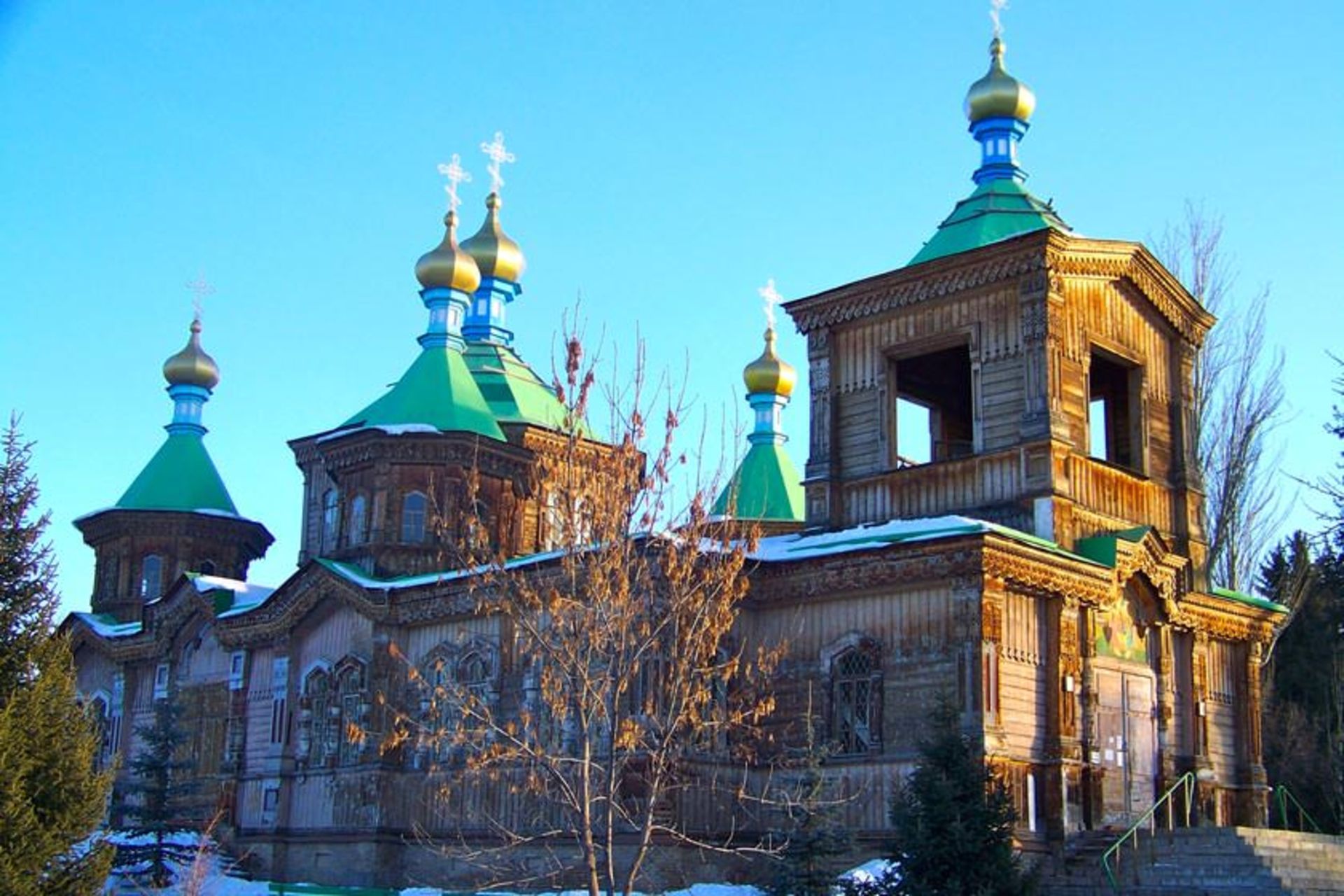 کلیسای جامع تثلیث قراکول