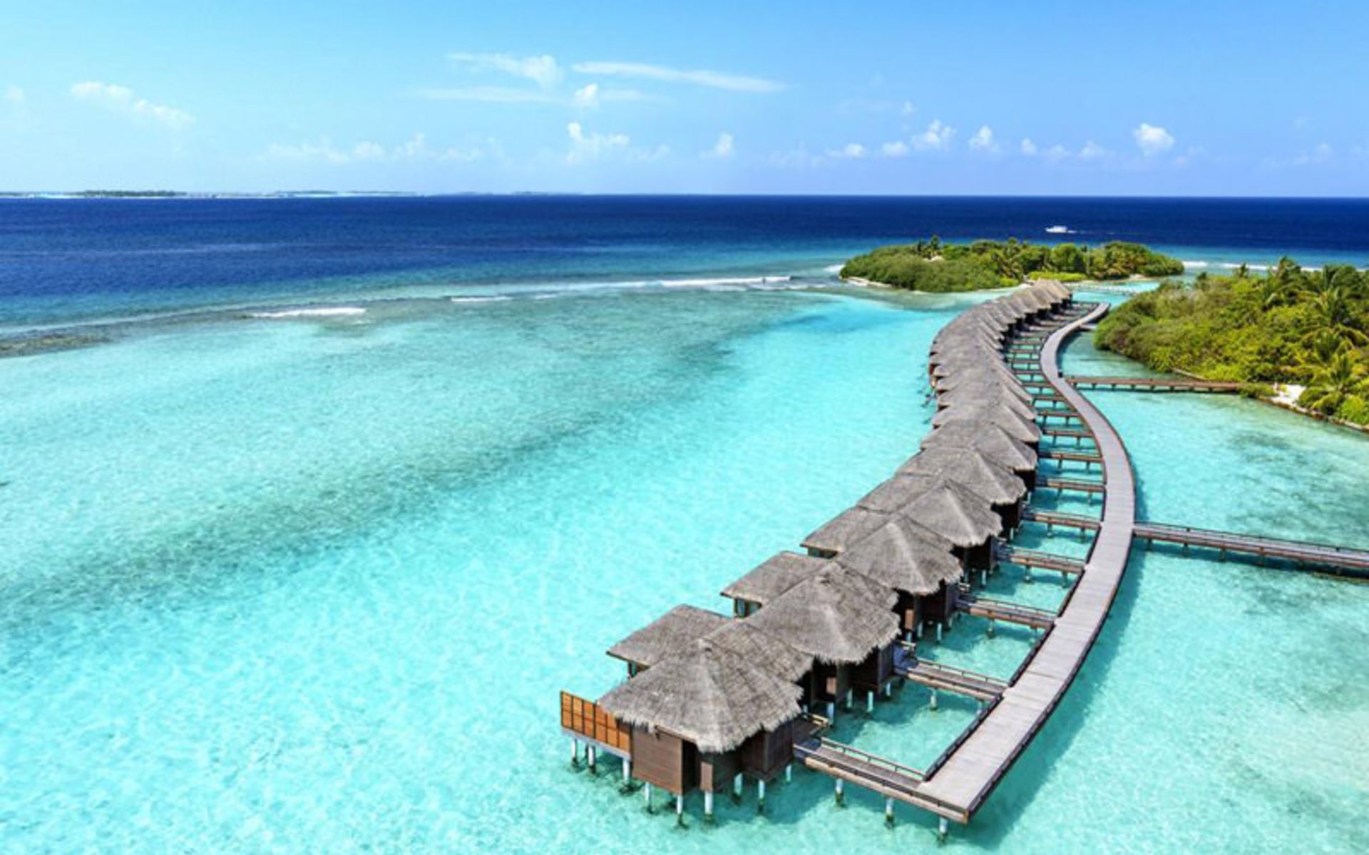 هتل شرایتون فول مونت ریزورت اند اسپا مالدیو (Sheraton Maldives Full Moon Resort & Spa)