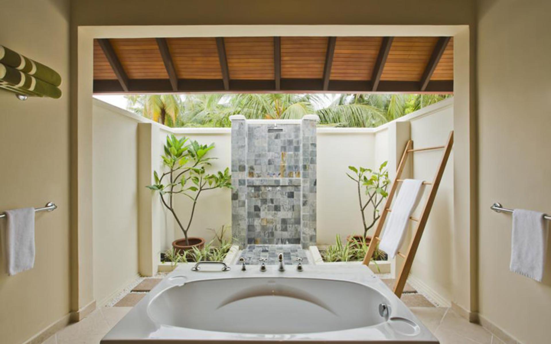 هتل کورومبا مالدیو (Kurumba Maldives)