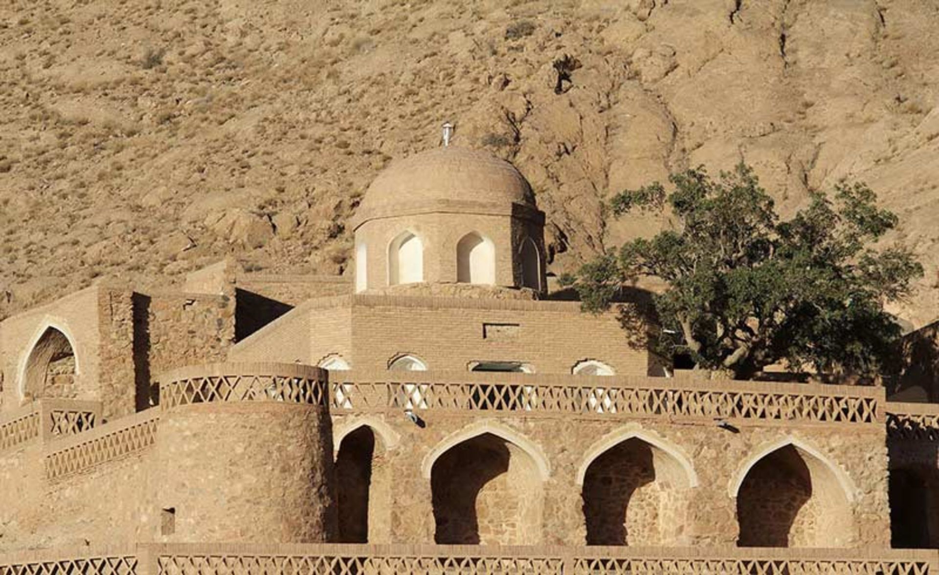 آرامگاه بوذرجمهر قاینی