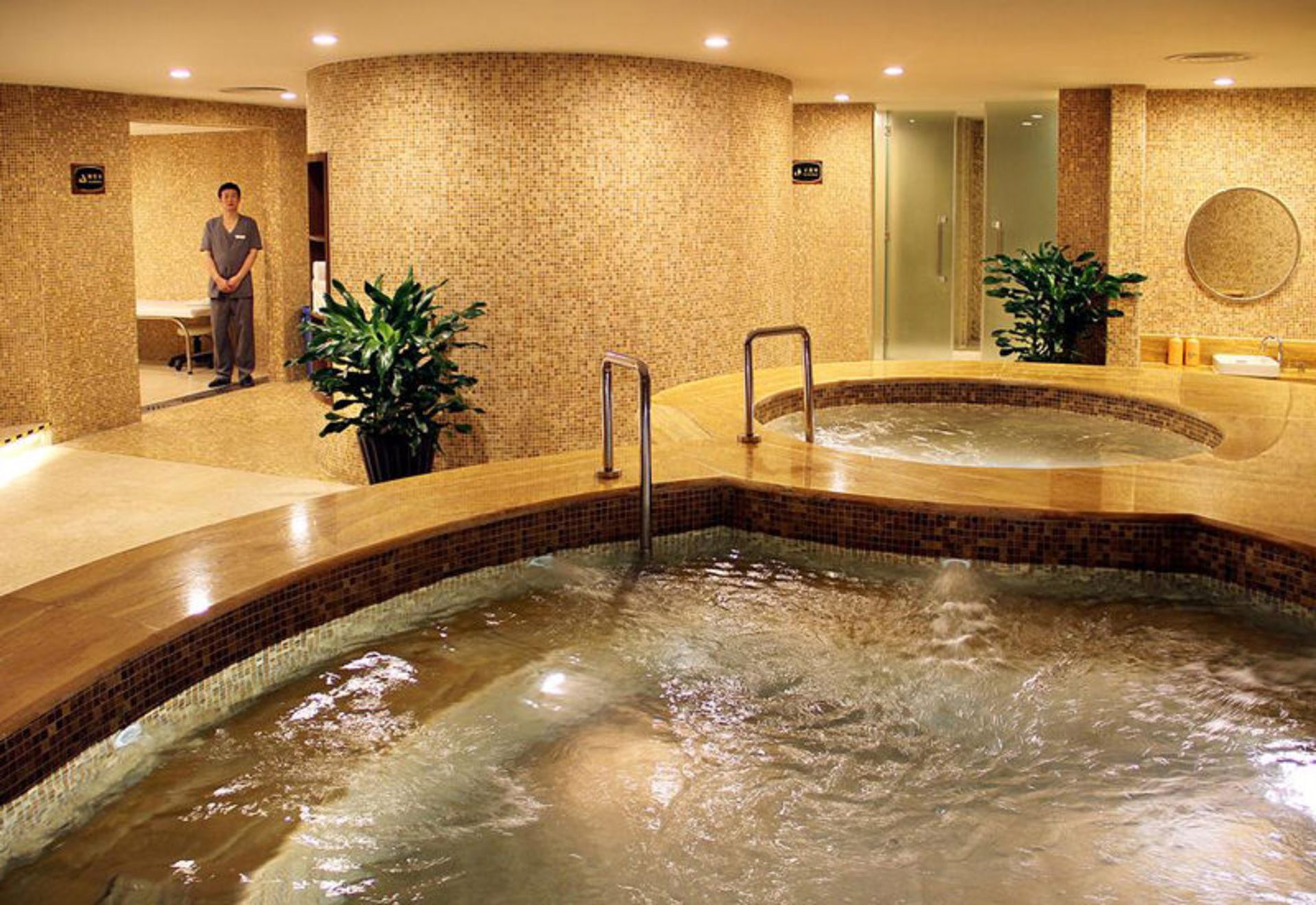 هتل سنترال شانگهای (Central Hotel Shanghai)