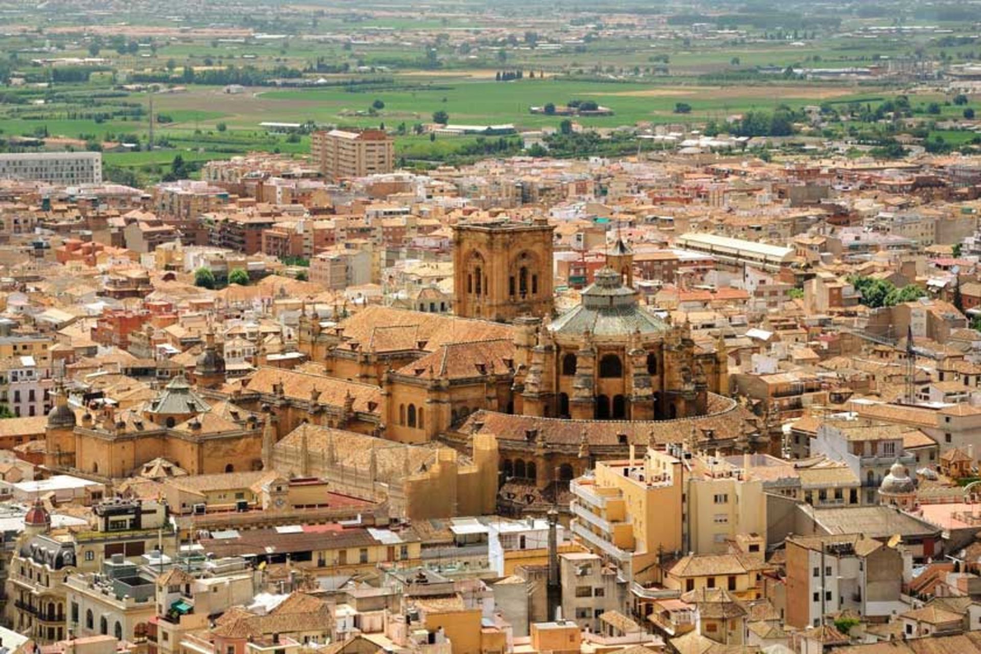 گرانادا در یک نگاه