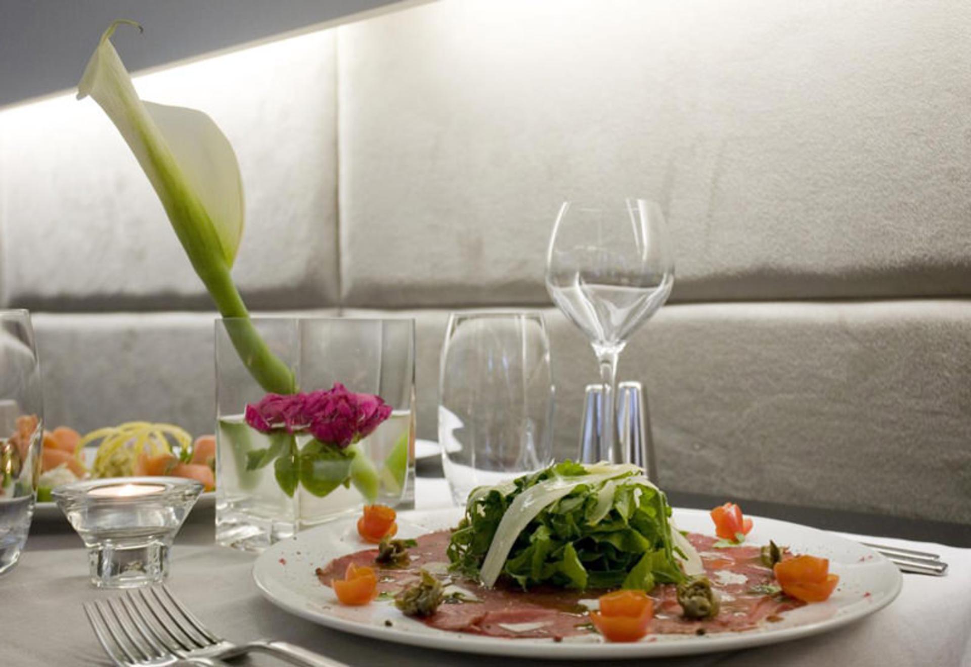 هتل او اند بی آتن بوتیک (O&B Athens Boutique Hotel)
