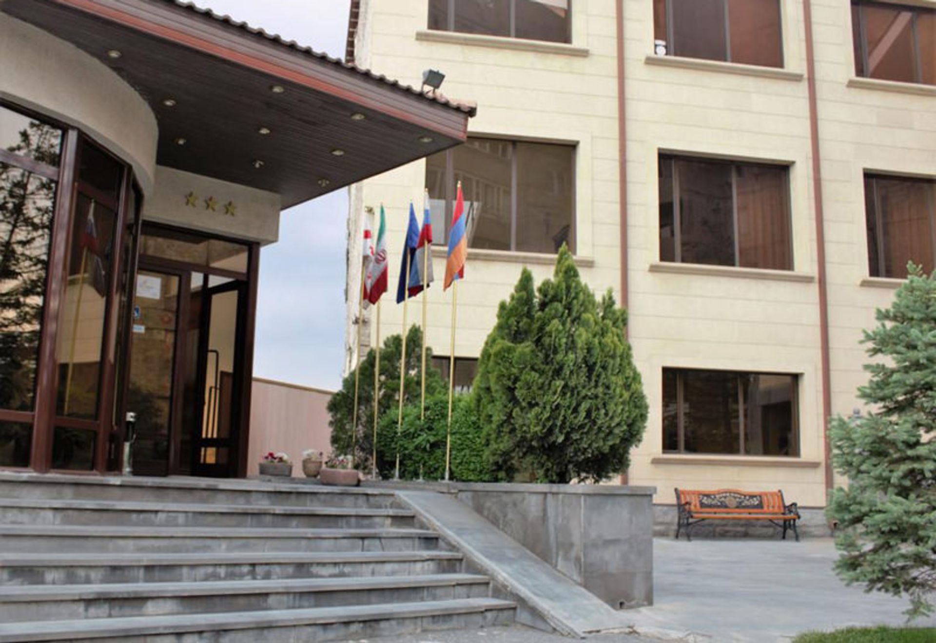 هتل الیمپیا (Olympia Hotel)