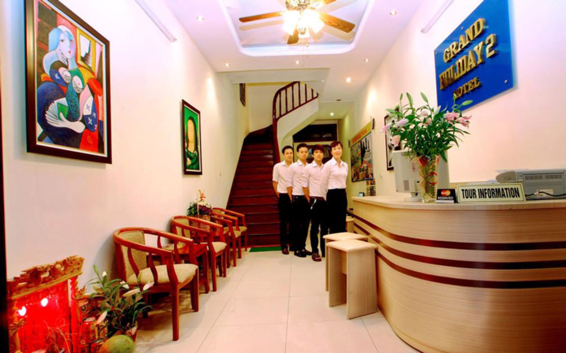 هتل گرند هالیدی ۲ (Grand Holiday Hotel 2)