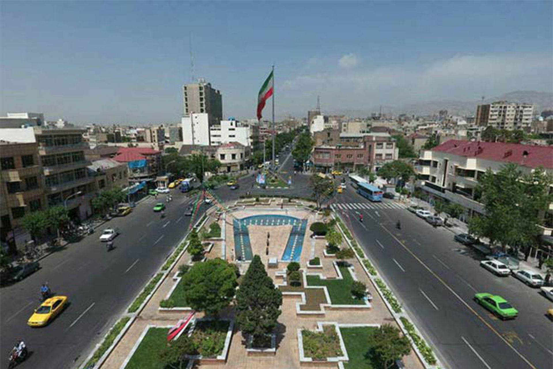 میدان بهارستان