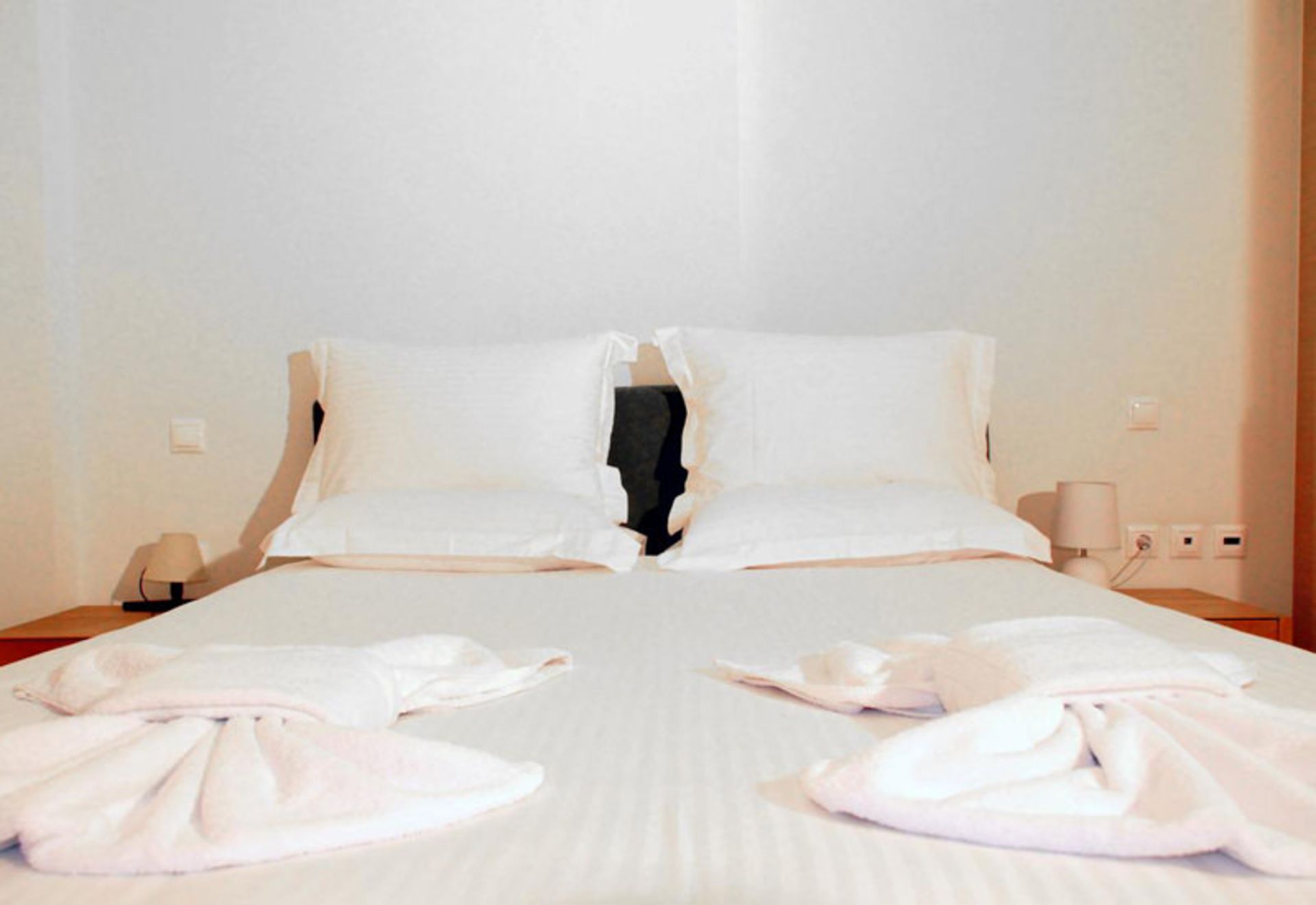 هتل آپارتمان آتن لوتوس (Athens Lotus Apartments)