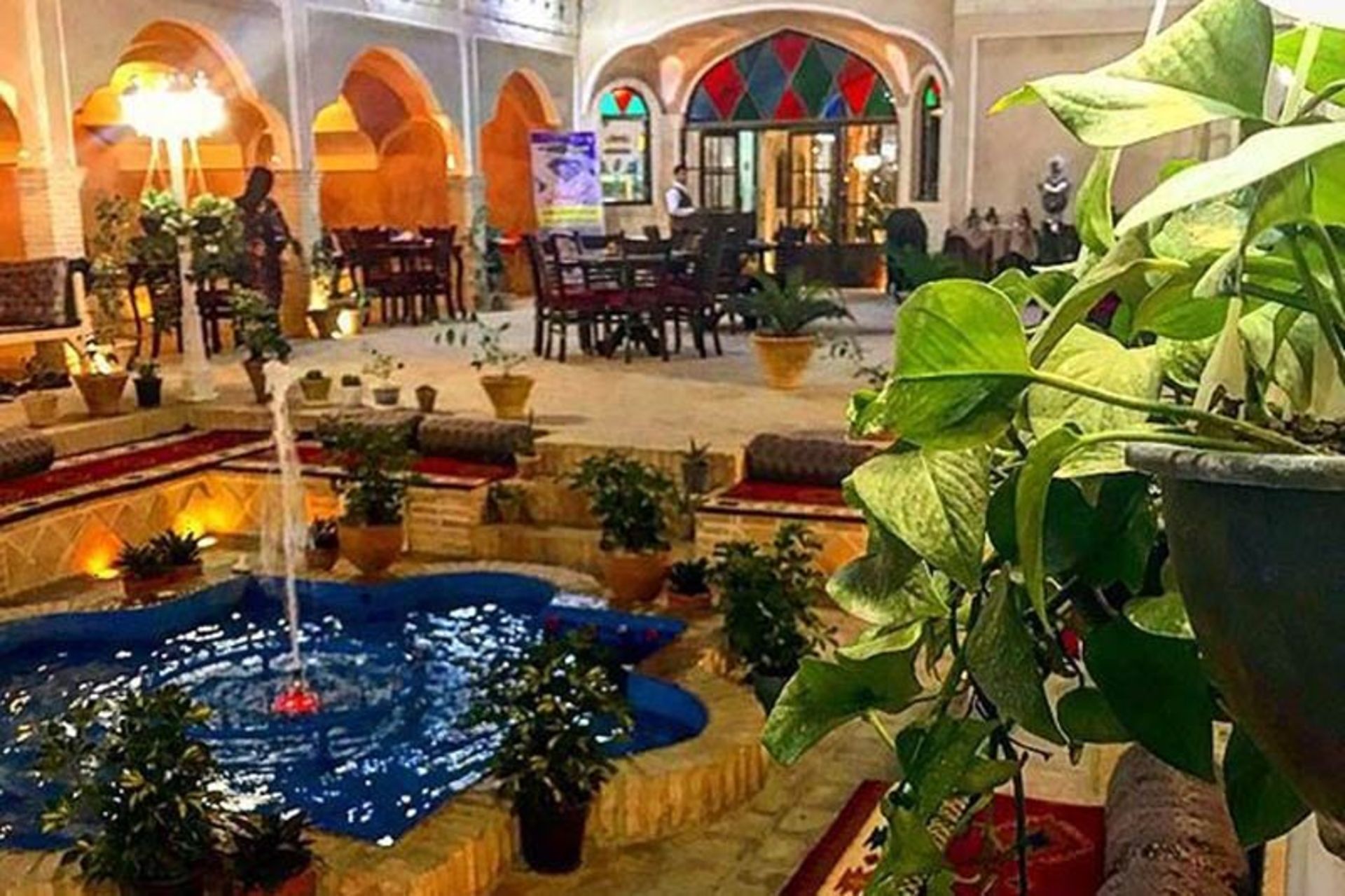 رستوران ناردون طبس