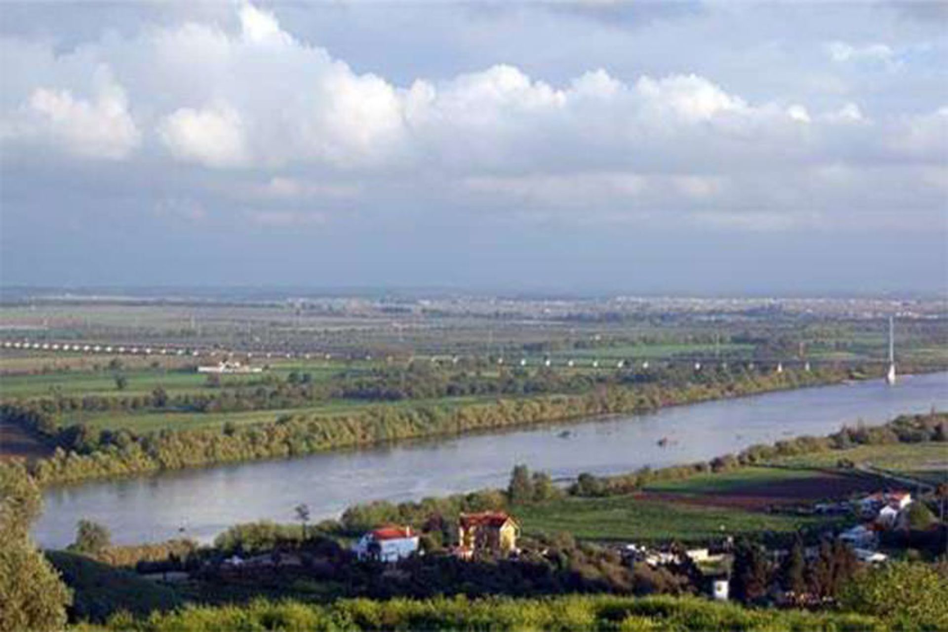 رودخانه تاقوس