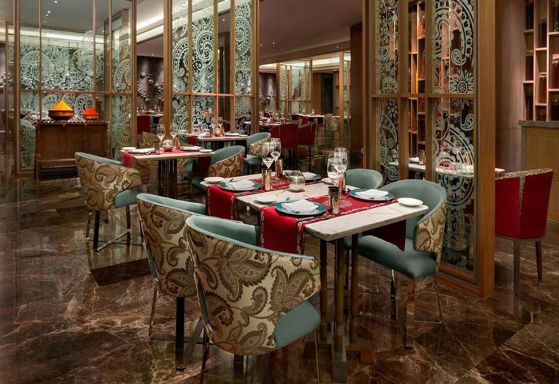 هتل لیلا امبینس کانونشن (The Leela Ambience Convention Hotel Delhi)