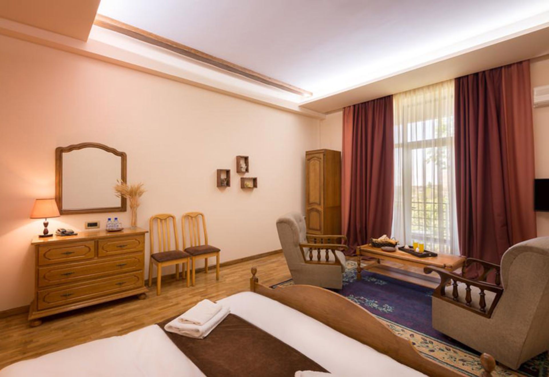 هتل الیمپیا (Olympia Hotel)