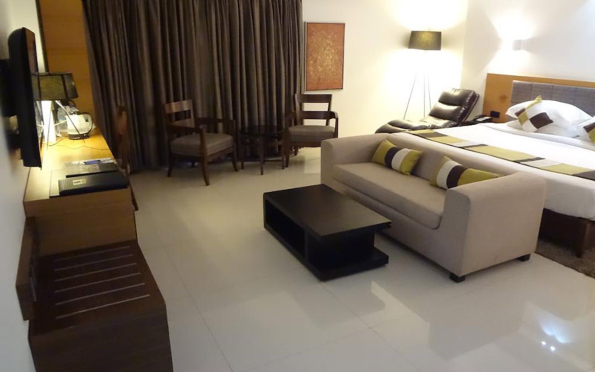 هتل بین المللی سوبا (Hotel Suba International)