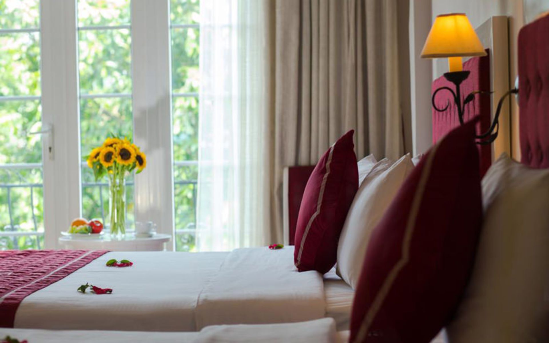 هتل کالیپسو پریمیر (Calypso Premier Hotel)