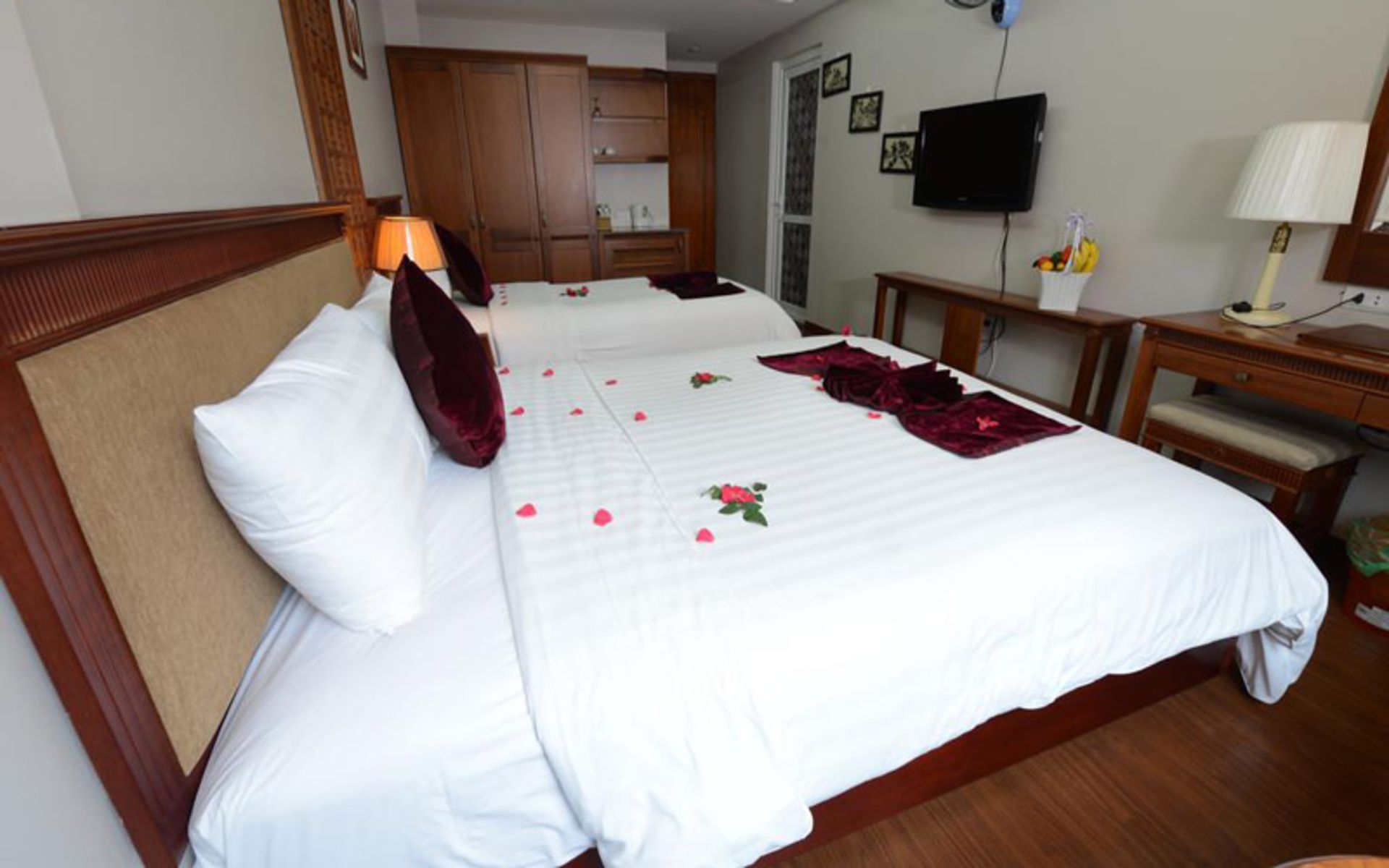 هتل گلدن لجند (Golden Legend Hotel)