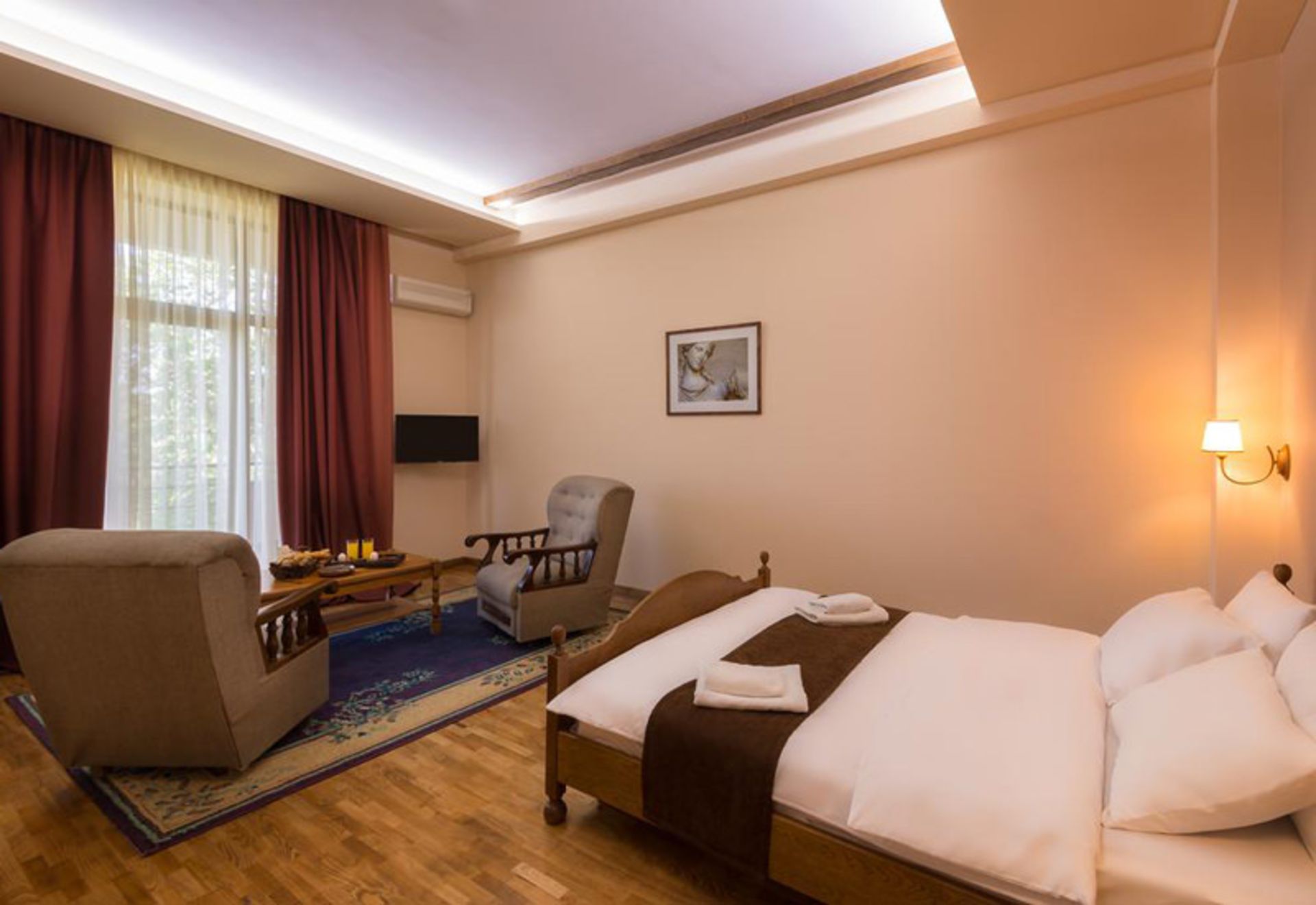 هتل الیمپیا (Olympia Hotel)