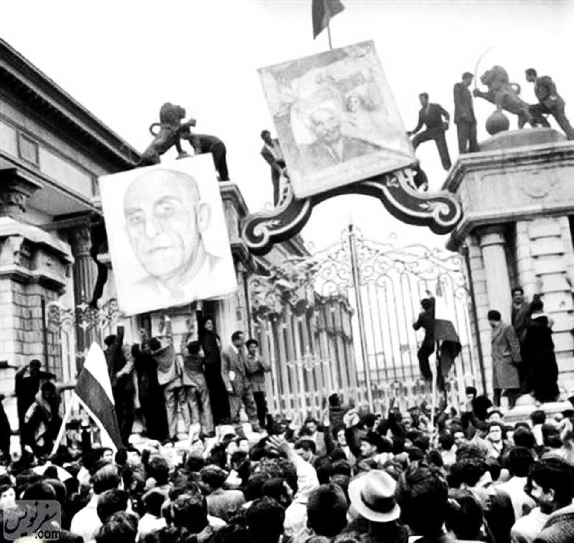 میدان بهارستان